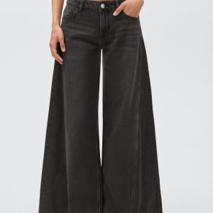 Wide leg jeans with seam detail