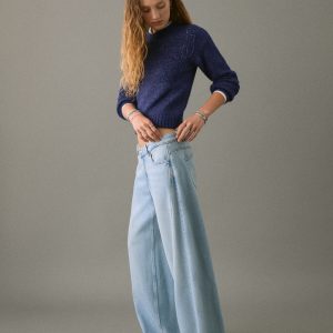 Wide leg jeans with seam detail