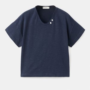 T-shirt with mother-of-pearl button detail