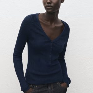 V-neck ribbed knit sweater