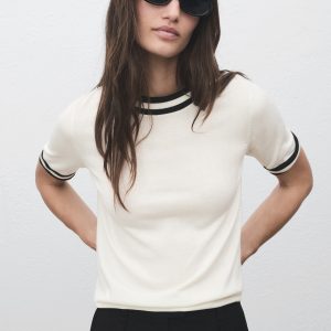 Short-sleeved sweater with contrasting stripes