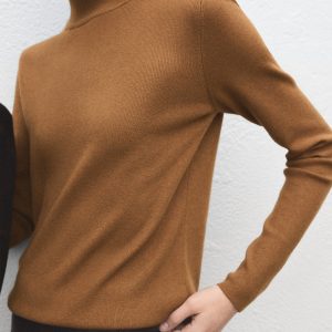 Perkins-neck sweater with button