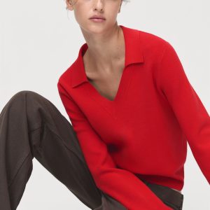 Fine-knit V-neck sweater