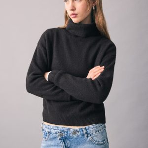 Turtleneck knit sweater