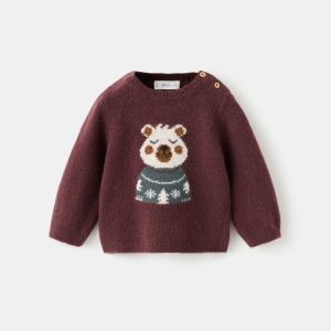 Chunky-knit bear sweater