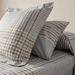 200-thread count percale cotton checked-print pillowcase 45x110 cm