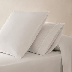 Two 600-thread count cotton satin pillowcases 60x60 cm