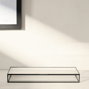 Medium jewelry box with metal profile