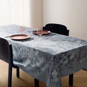 Cotton tablecloth with floral design for 8 to 10 diners