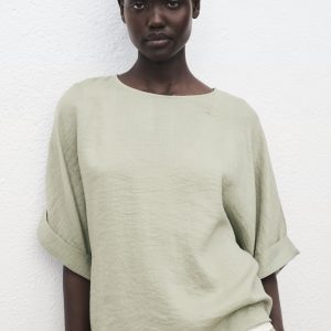 Oversized blouse with turn-up sleeves