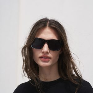 Short-sleeved fine-knit sweater