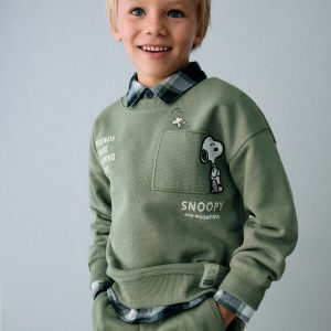 Embroidered Snoopy sweatshirt