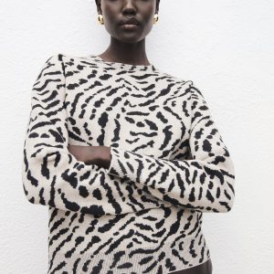 Animal-print knitted sweater