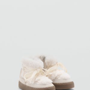 Ankle boots with leather accents