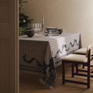 Cotton tablecloth with bow pattern for 8 to 10 diners