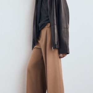 Straight-leg pleated trousers with front fly