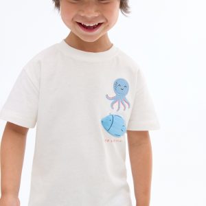 Embossed design T-shirt