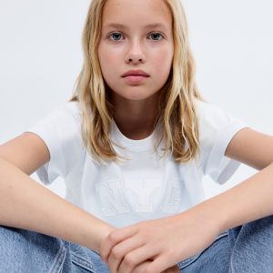 Embroidered short-sleeved t-shirt