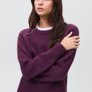 Knitted sweater with zip collar