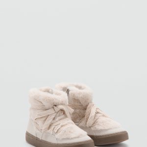 Ankle boots with leather accents