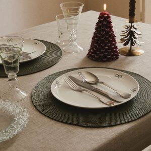 Polypropylene placemats