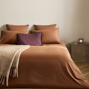 Washed cotton satin double-stitched top sheet for 135/140 cm bed