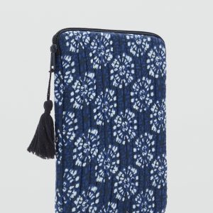 Laptop case with ethnic print