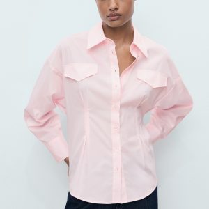 Shirt with pleats and pockets