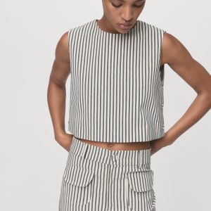 Buttons striped top