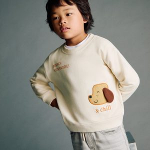 Sweatshirt with embroidered animals