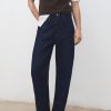 High-waisted barrel jeans