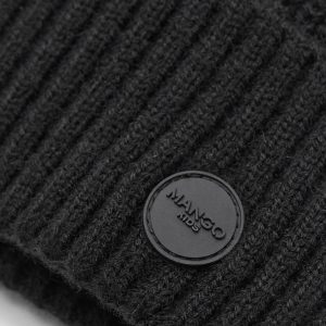 Knitted hat with turn-up