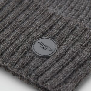 Knitted hat with turn-up