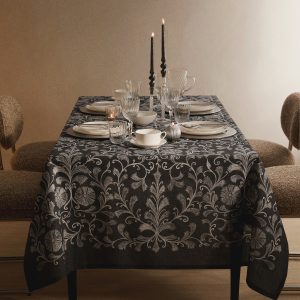 Printed linen cotton tablecloth for 8 to 10 diners