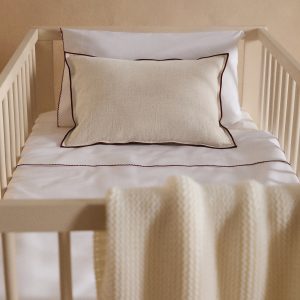 Children's cushion cover with overlock detail 30x40 cm