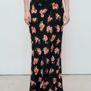 Floral skirt with lace trim