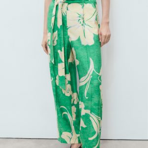 Printed pants with belt