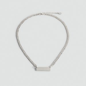 Chain with metal links