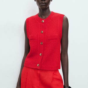 Chunky-knit vest with buttons