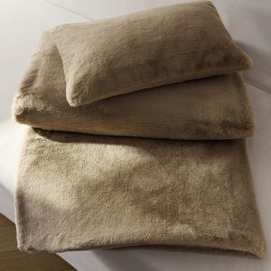 Large double-faced fur-effect blanket