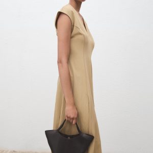 V-neck dress with stitching