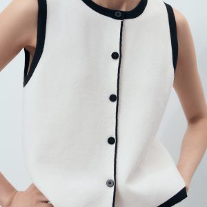 Knitted vest with contrast detail