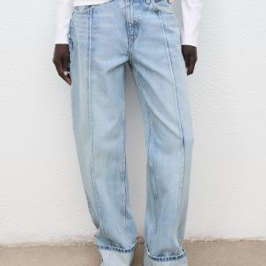 Wide-leg jeans with turn-up hem