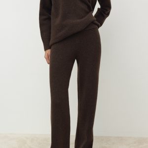 Straight knitted pants