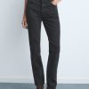 Slim-fit high-waist jeans