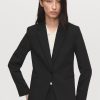 Fitted suit blazer