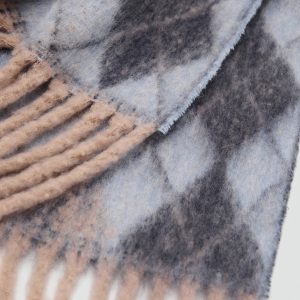 Argyle scarf with fringes