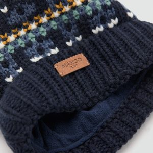 Knitted bobble hat