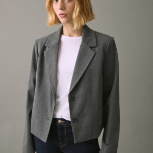 Short jacket with lapels