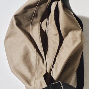 Shopper bag with adjustable handle